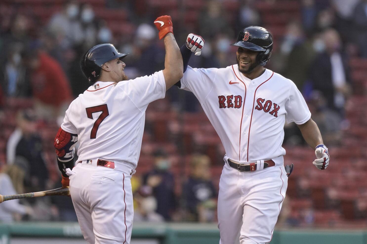 Red Sox add Vazquez, Arauz to COVID-related injured list