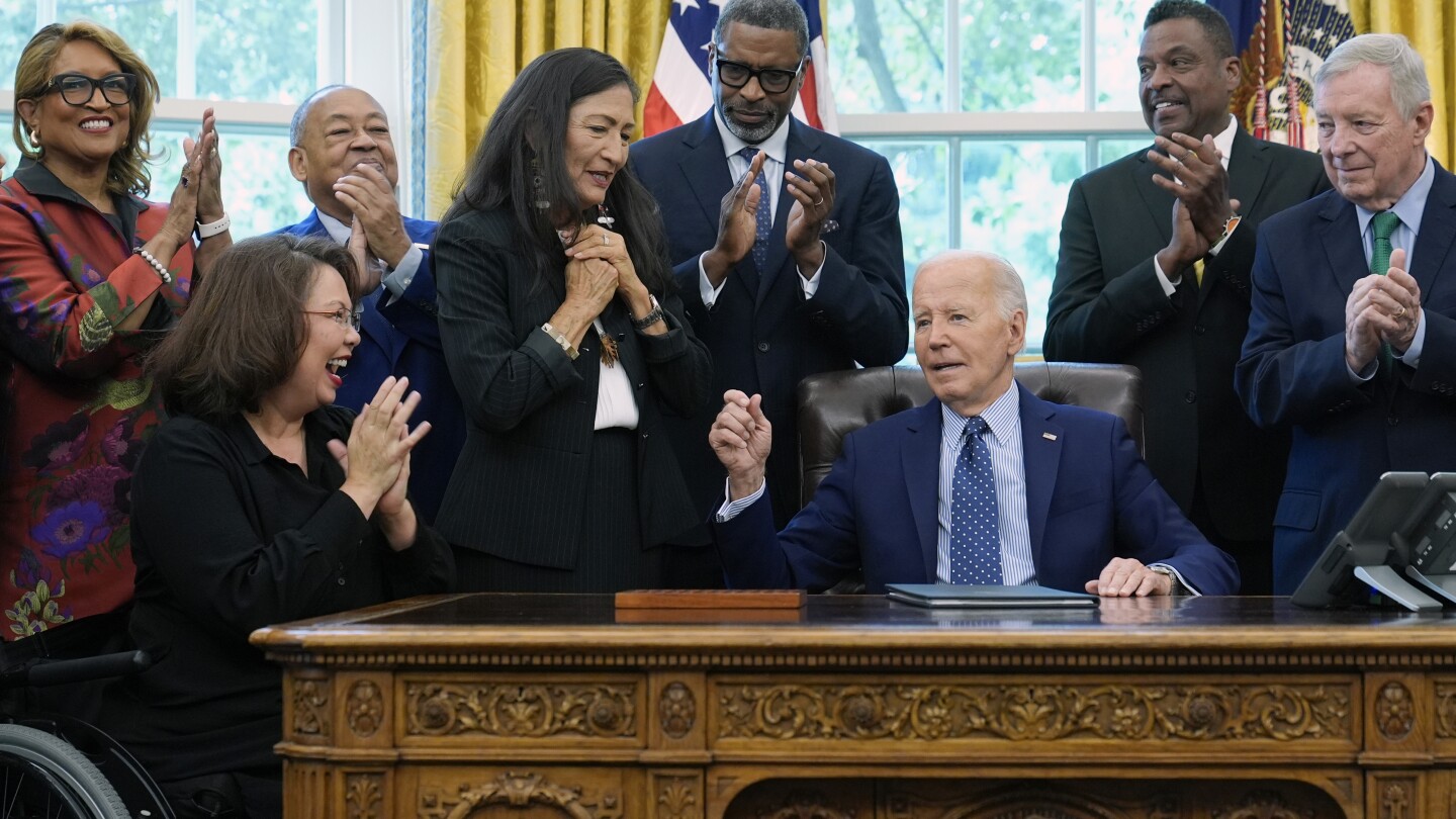 Biden signs executive order to create memorial to 1908 Springfield race riots