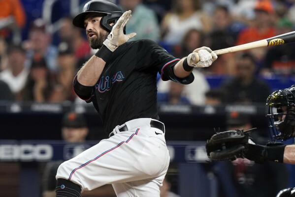 Berti homers twice in 6-1 win as Marlins prevent Brewers from