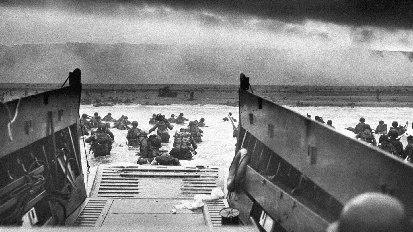Най-новото | 80-ата годишнина на Деня D връща ветераните от Втората световна война на плажовете на Нормандия