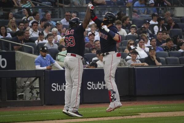 Hernández lifts Red Sox over Yankees 3-2 in 10 innings to take series