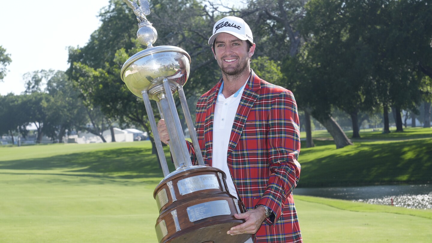 Davis Riley remporte la première victoire individuelle du PGA Tour par 5 à Colonial dans le groupe final avec Scheffler