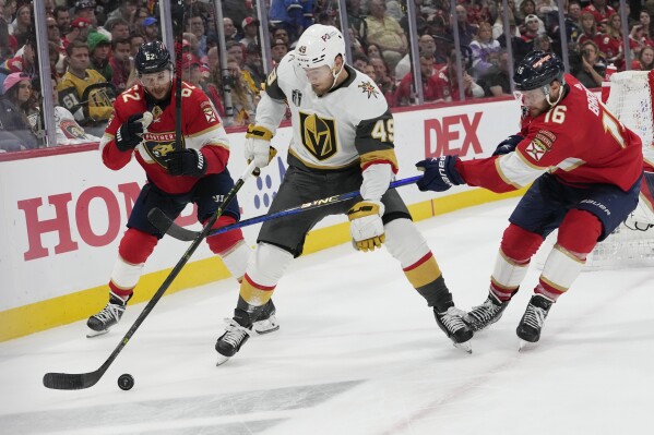Pittsburgh Penguins acquire Stanley Cup champion Reilly Smith in trade