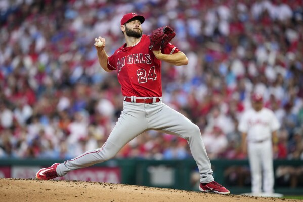 Los Angeles Angels' Lucas Giolito pitches during the second inning of a baseball game against the Philadelphia Phillies, Monday, Aug. 28, 2023, in Philadelphia. (AP Photo/Matt Slocum)