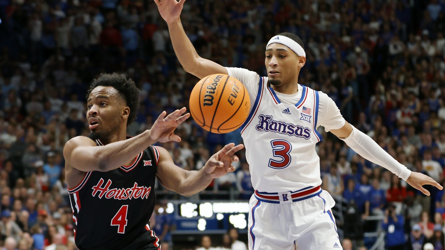Dajuan Harris Injury Affects Kansas Basketball Ahead of Baylor Game