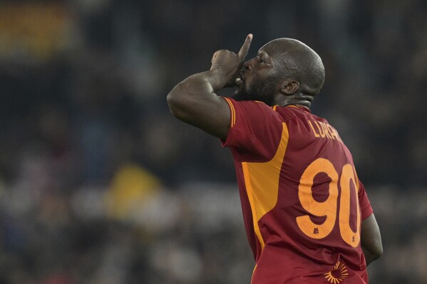 Roma's Romelu Lukaku celebrates scoring a goal during the Italian Cup round of 16 soccer match between US Cremonese and AS Roma at the Stadio Olimpico in Rome, Italy, Wednesday, Jan. 3, 2024. (Alfredo Falcone/LaPresse via AP)