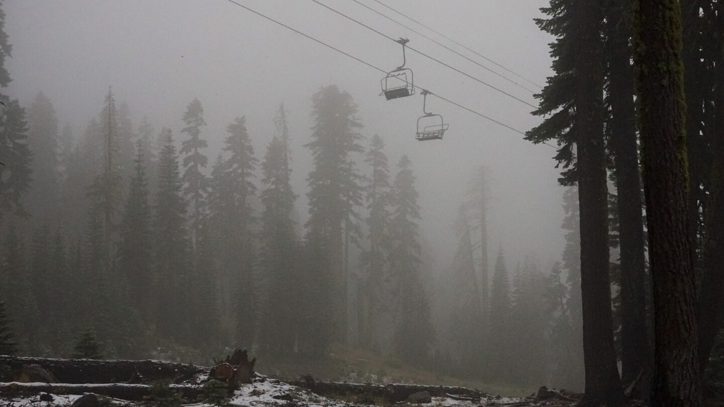 Des vagues de chaleur, des incendies de forêt et maintenant… de la neige ? La Californie traverse un été d’extrêmes