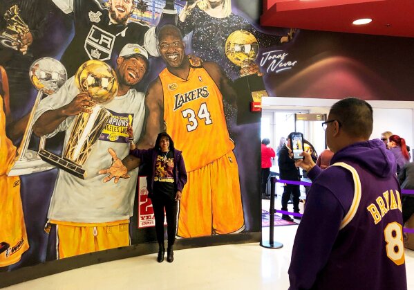 Kobe Bryant's Daughter Gianna Has Her Jersey Retired At School - All Lakers