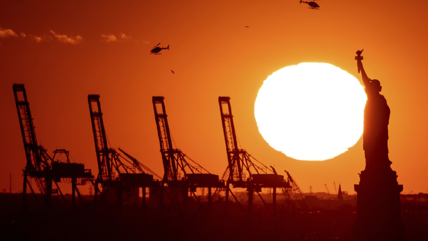 Longshoremen at key US ports threatening to strike over automation and pay