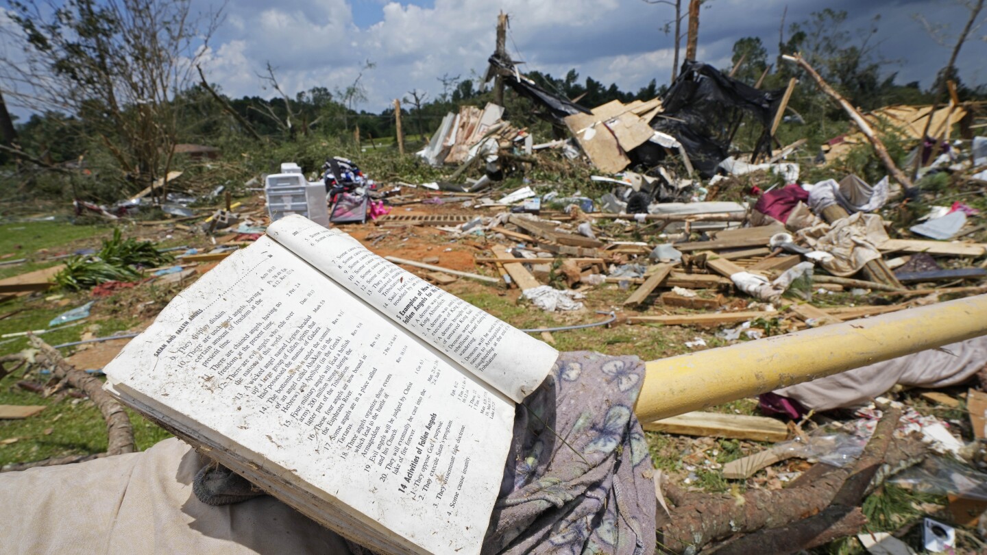 Mississippi governor requests federal assistance for tornado damage