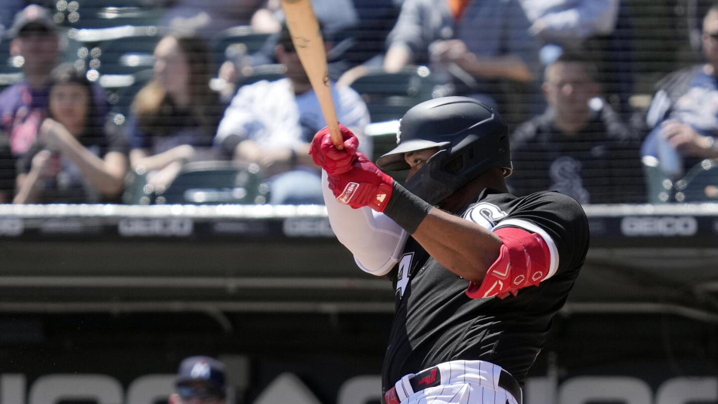 White Sox' Eloy Jiménez in hospital with unidentified abdominal pain – NBC  Sports Chicago