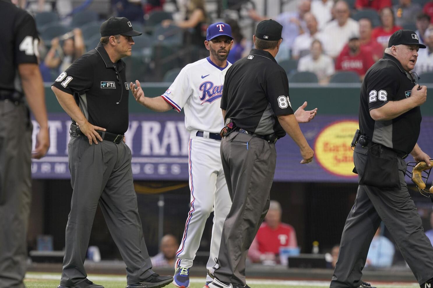 Roberto Ortiz becomes first MLB umpire from Puerto Rico