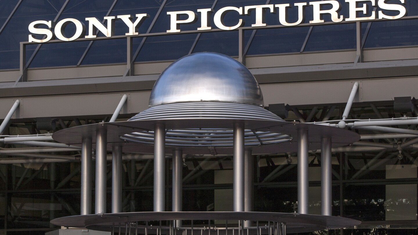 Sony Pictures и частната инвестиционна компания Apollo изразяват интерес към закупуването на Paramount за $26 милиарда