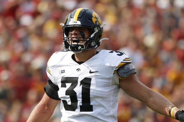 1-on-1 with Jack Campbell: Hawkeyes All-American just wanted to be like his  dad