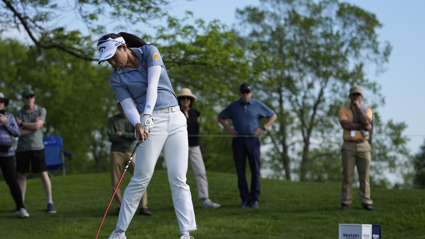 Jeeno Thitikul regains the lead at Liberty National with Nelly Korda on her heels