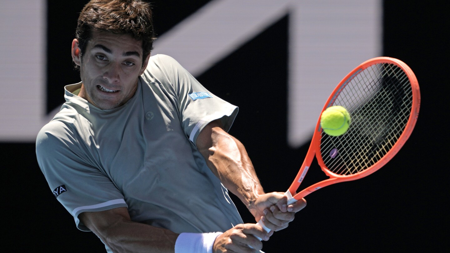 Chile’s Garin refuses to play on after changeover collision and loses Davis Cup match to Belgium