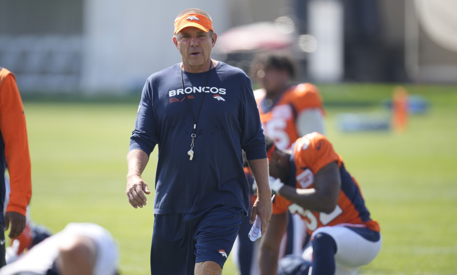 Broncos back to conventional preseason approach under Payton a