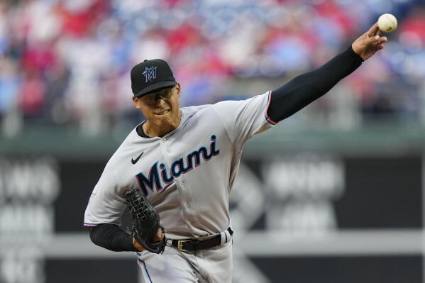 Luis Arraez hits for cycle in Marlins' 8-4 win over Phillies