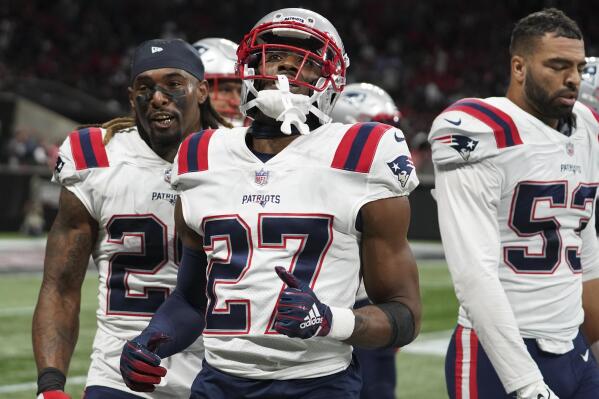 Swaggering Pats stifle Falcons 25-0 for 5th straight victory