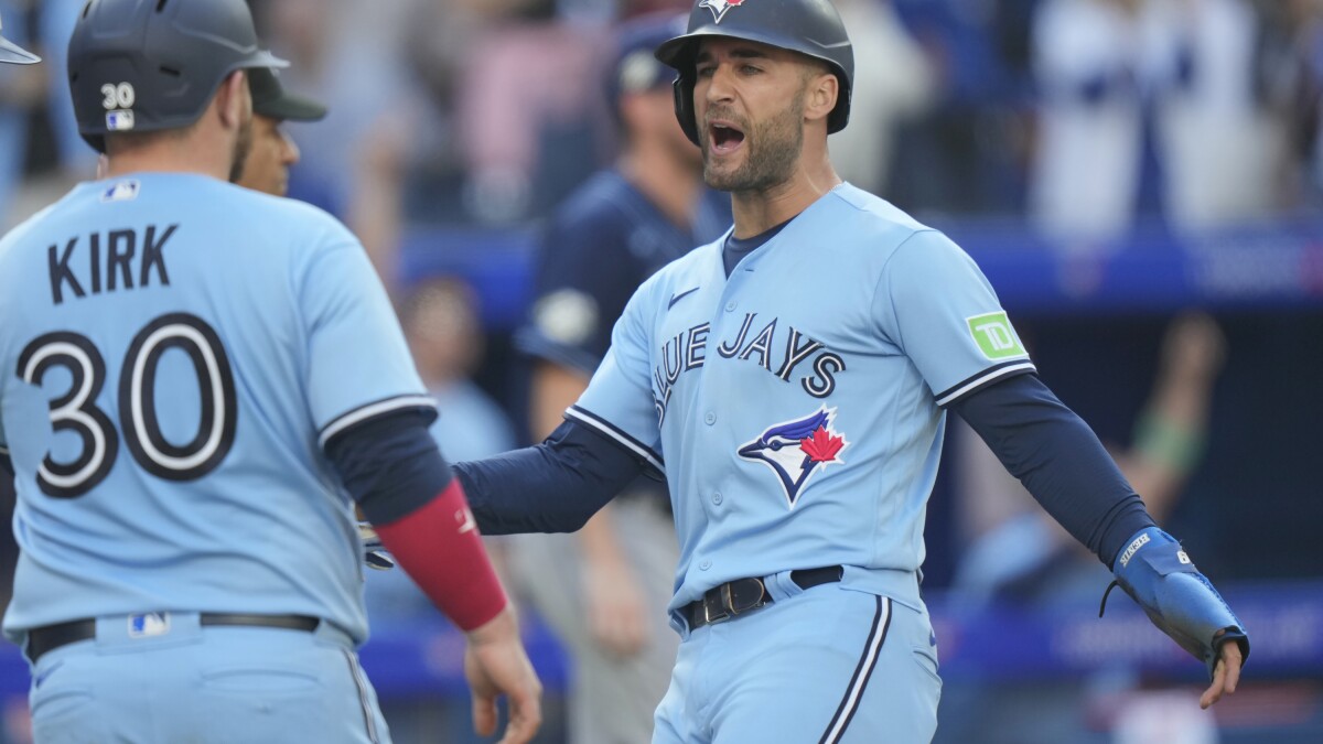The Athletic MLB on X: Find you a friendship like George Springer has with  Kevin Kiermaier. 🎥 @BlueJays  / X