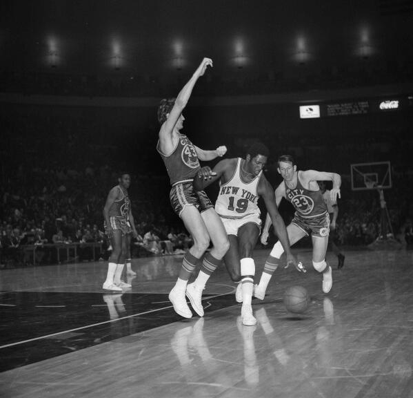Willis Reed, a leader on Knicks' two title teams whose dramatic