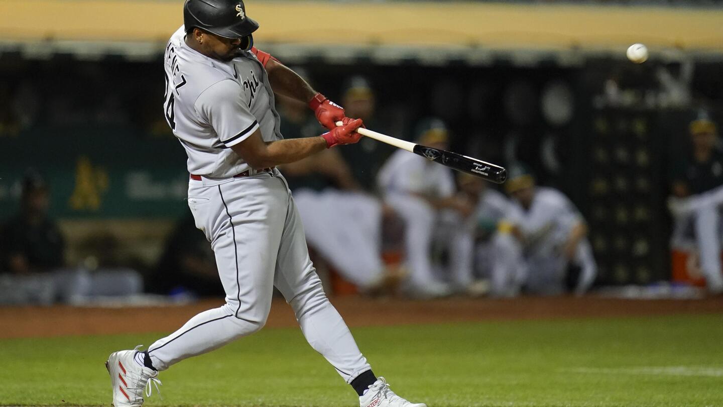 Yoán Moncada homers as Chicago White Sox beat Oakland Athletics 6