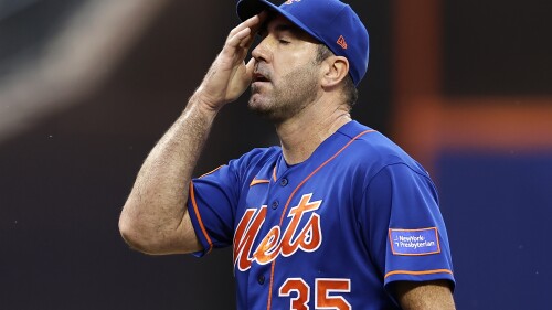New York Mets pitcher Justin Verlander reacts during the first inning of a baseball game against the Milwaukee Brewers, Monday, June 26, 2023, in New York. (AP Photo/Adam Hunger)