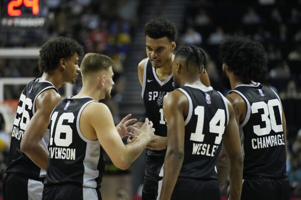 Victor Wembanyama's official height revealed by the San Antonio Spurs 