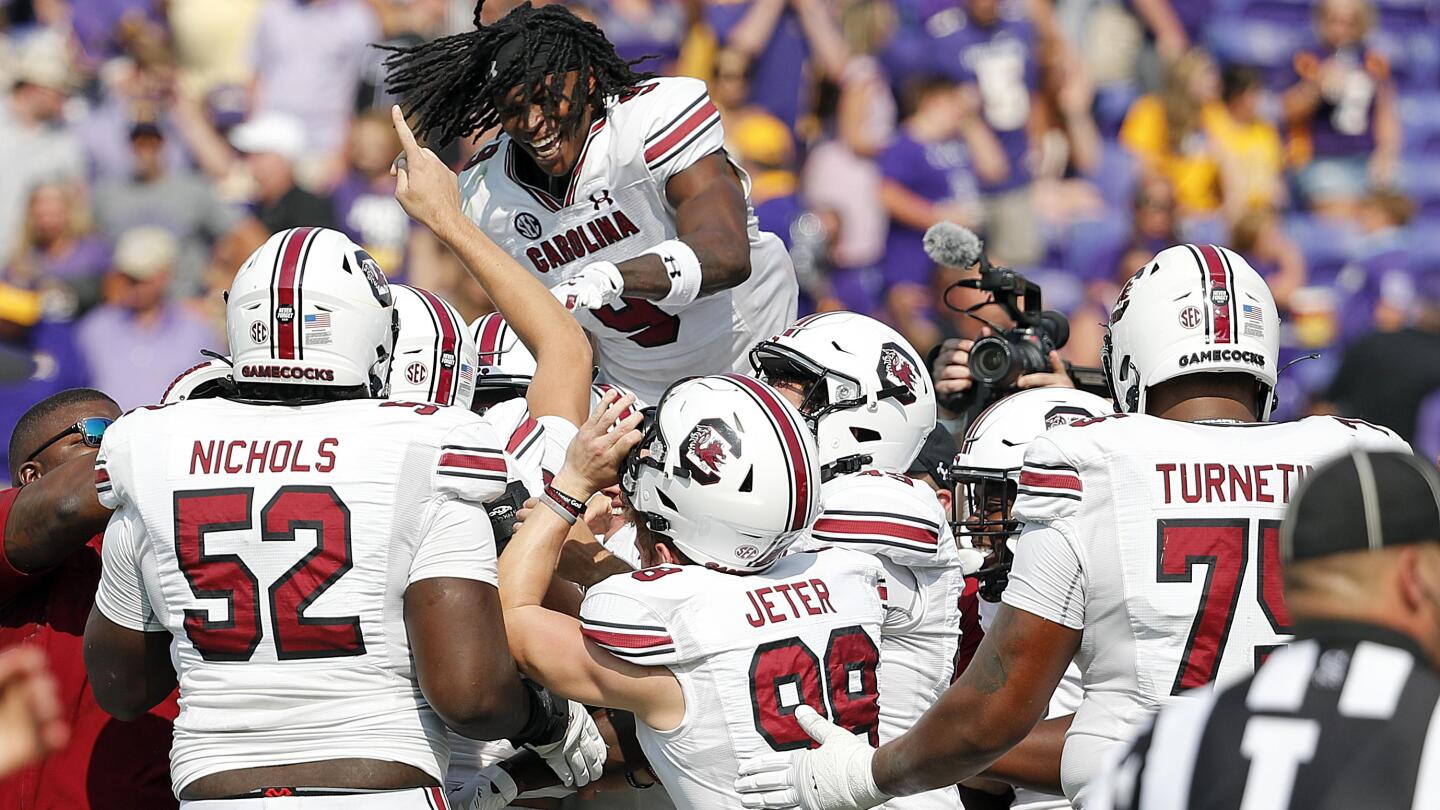 South Carolina rallies to beat East Carolina 20-17 on FG | AP News