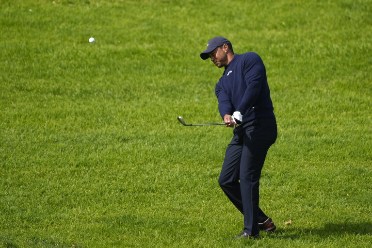 Tiger Woods withdraws from Riviera with flu symptoms after only 24 holes