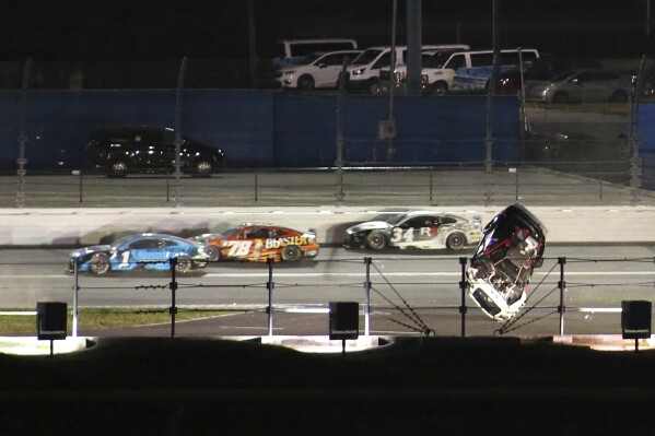 Buescher wins at Daytona, eliminating Elliott and helping Wallace land final  NASCAR playoff berth