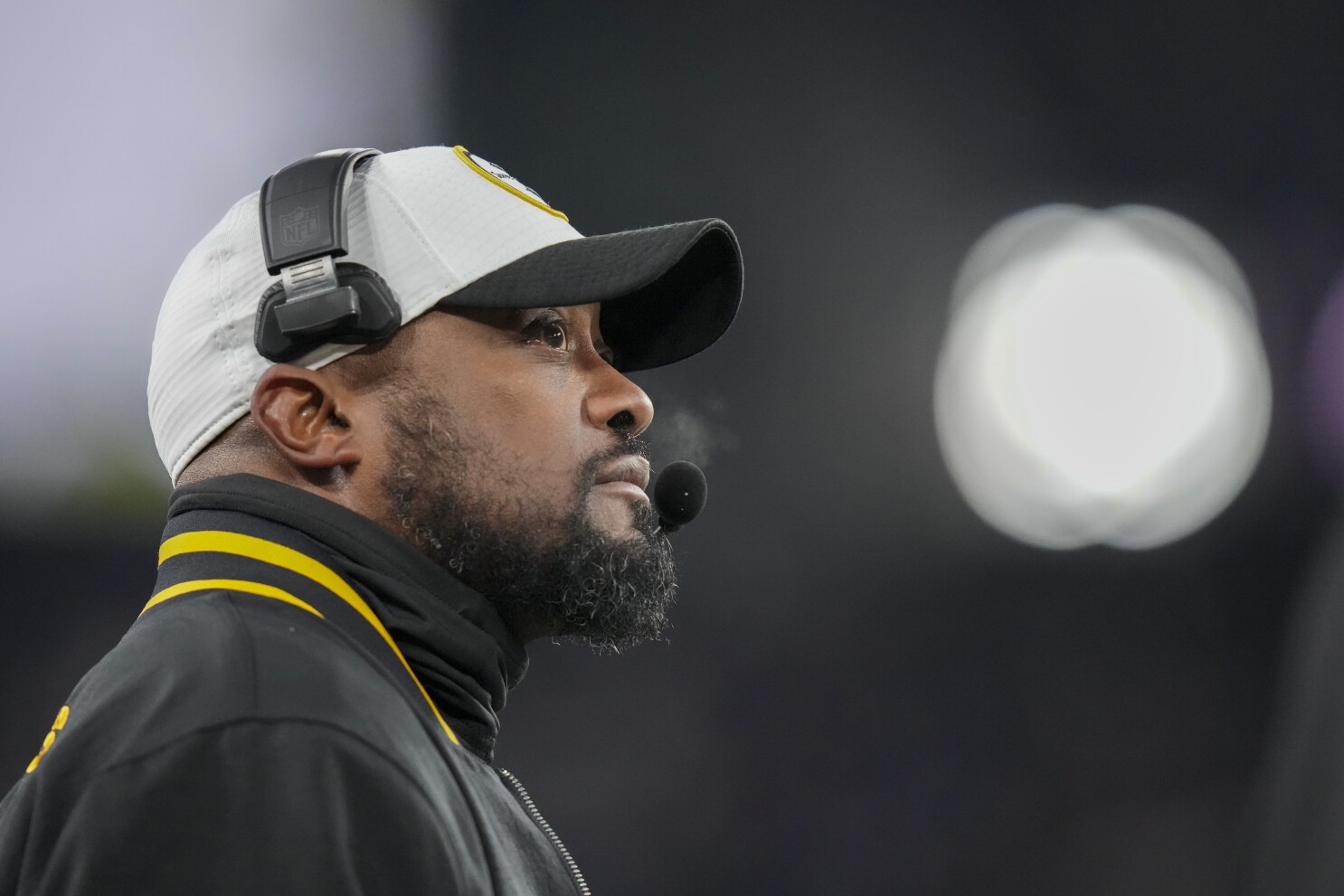 Steelers and coach Mike Tomlin end season on 5-game skid and make another early playoff exit