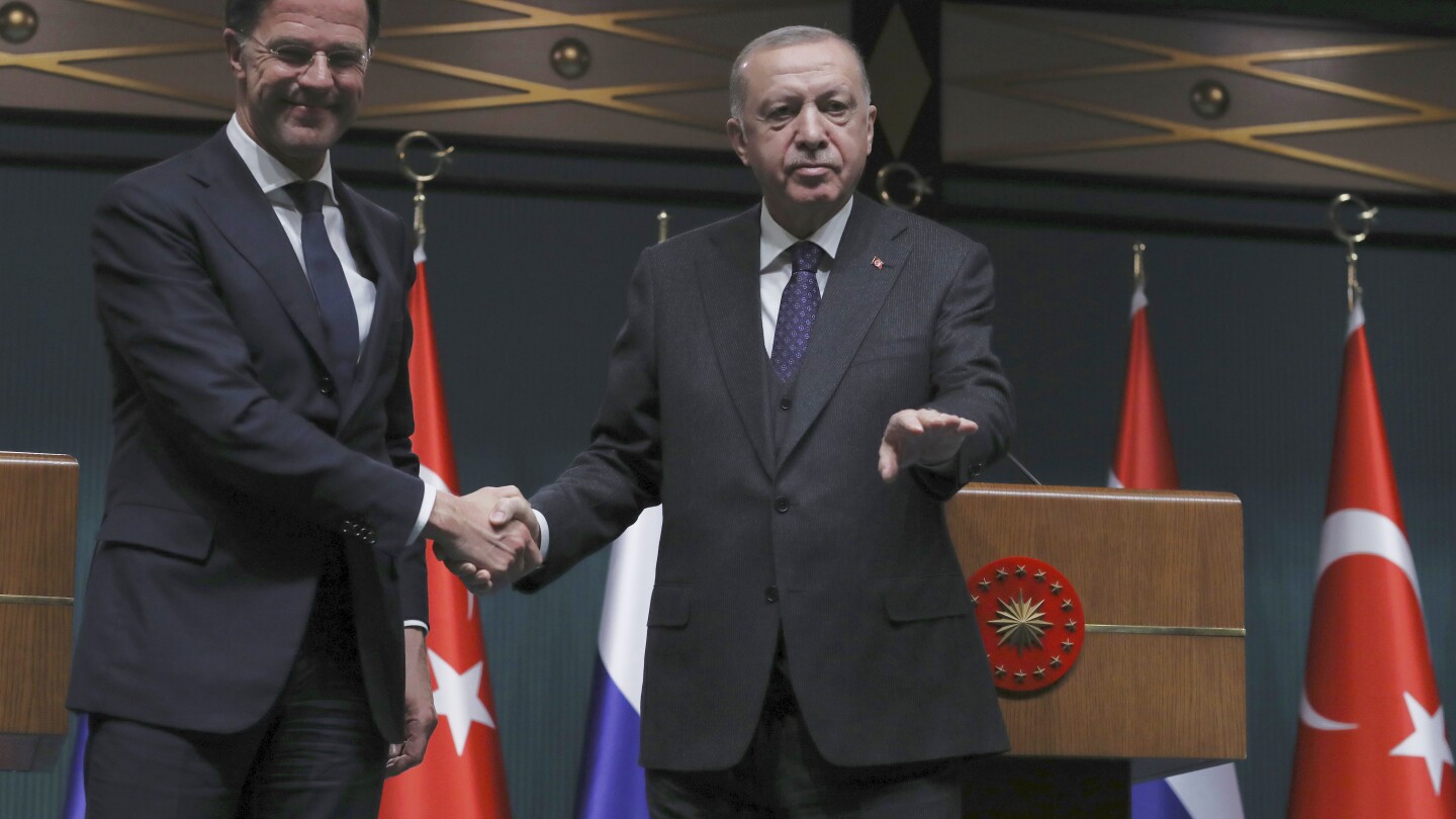 Türkiye, görevden ayrılan Hollanda Başbakanı Rutte'nin NATO Genel Sekreteri pozisyonuna aday gösterilmesini desteklediğini açıkladı