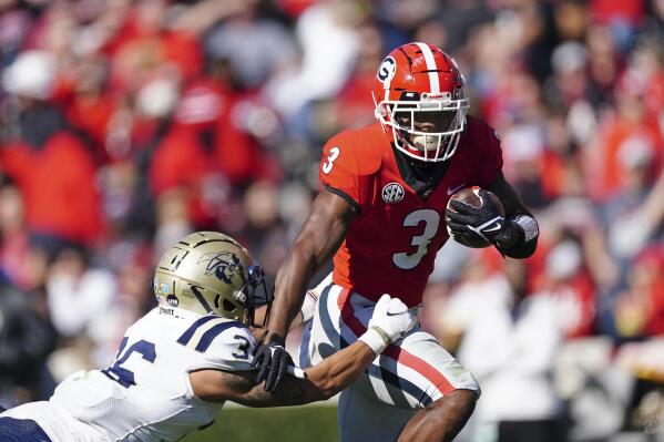 DT Jordan Davis runs for TD as No. 1 Georgia rolls, 56-7