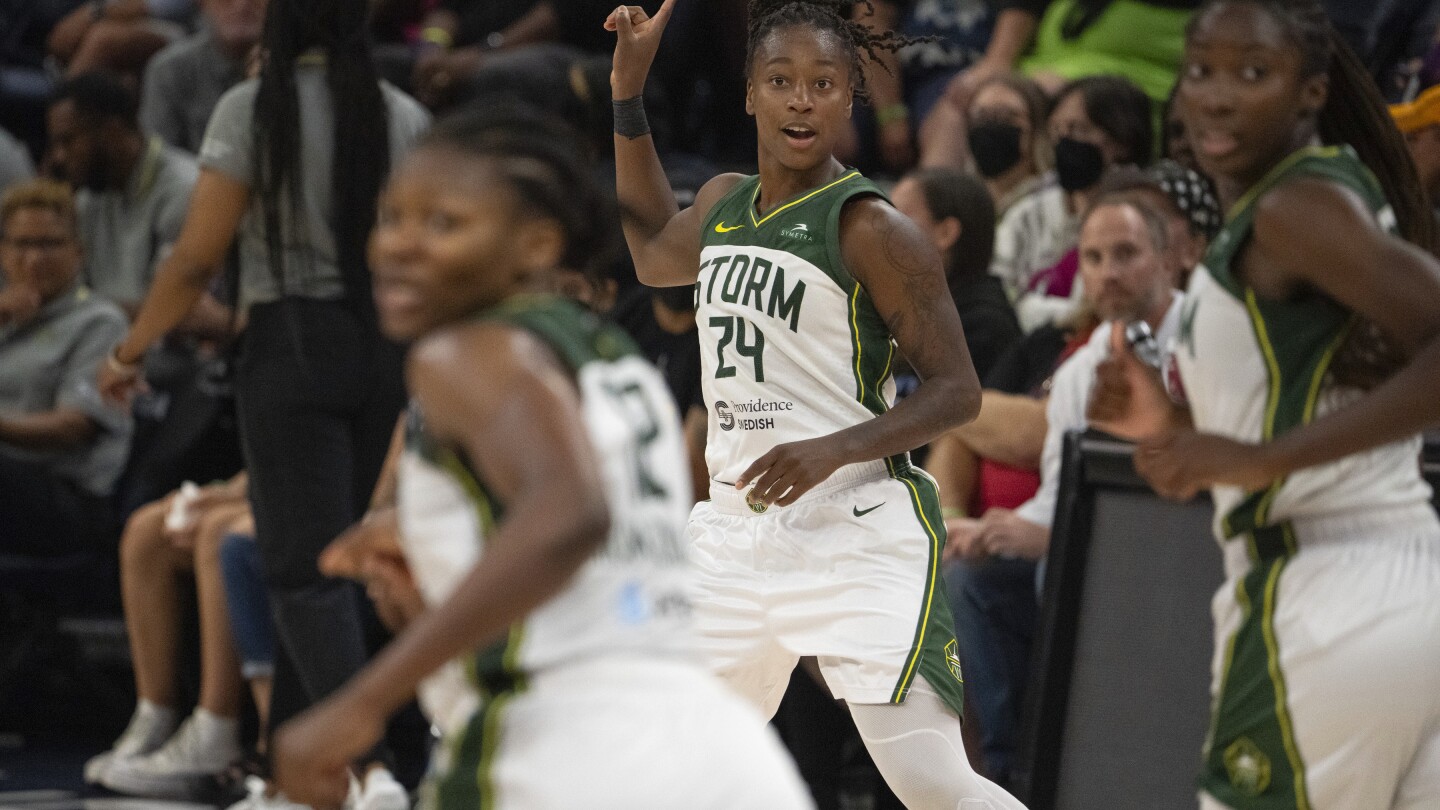 WNBA scoring leader Jewell Loyd signs contract extension with Seattle
