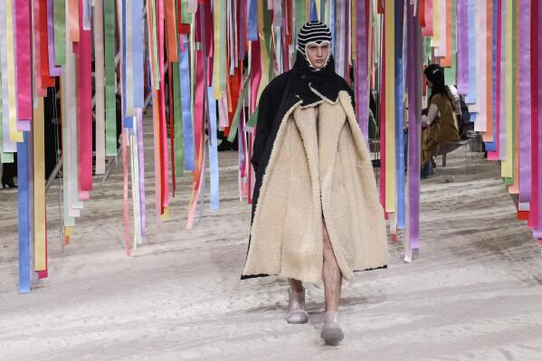 Show Notes: Loewe's Fall/Winter 2022 Show Was A Surrealist Art Fest