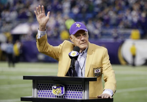 Bud Grant, legendary Vikings coach and Minnesota sports icon, dies at age 95