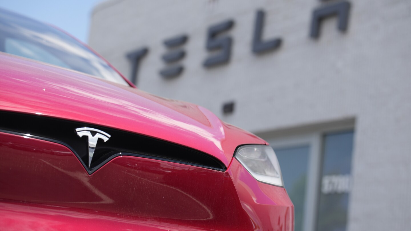 تستدعي شركة Tesla جميع المركبات المباعة في الولايات المتحدة لتحديث البرنامج