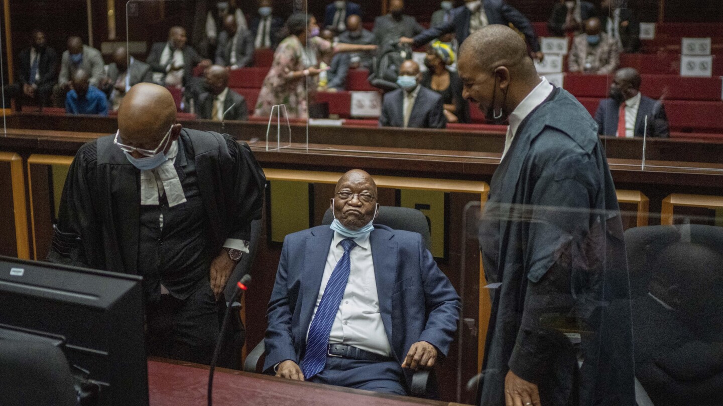 Датата на процеса за корупция срещу бившия южноафрикански лидер е определена, докато той се бори с друго дело, за да се кандидатира за избори