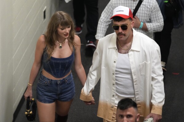 Taylor Swift attends Chiefs game amid Trump support controversy