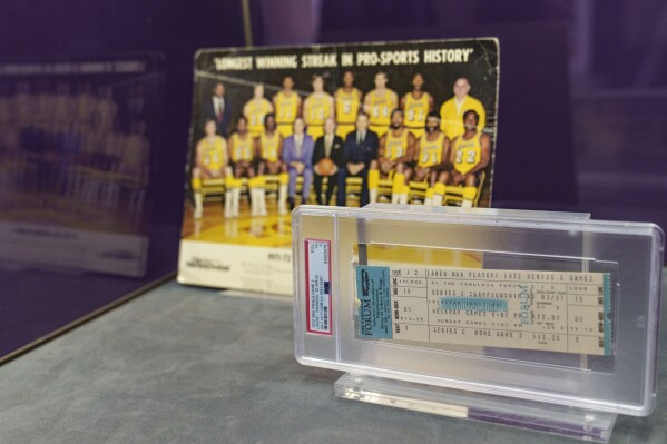 How much did Wilt Chamberlain's 1972 NBA Finals Game 5 Lakers Jersey sell  for? - AS USA