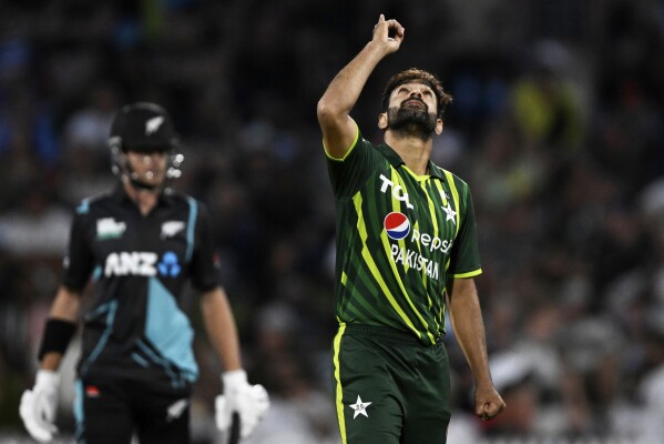 New Zealand beats Pakistan by 21 runs in 2nd T20, lead 5-match series 2-0