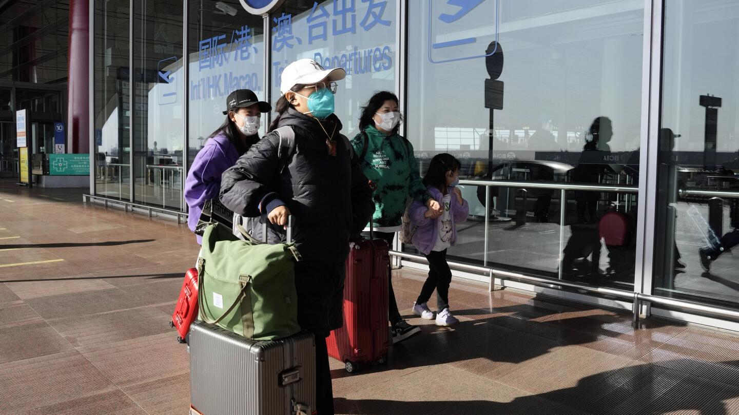 US will require COVID-19 testing for travelers from China