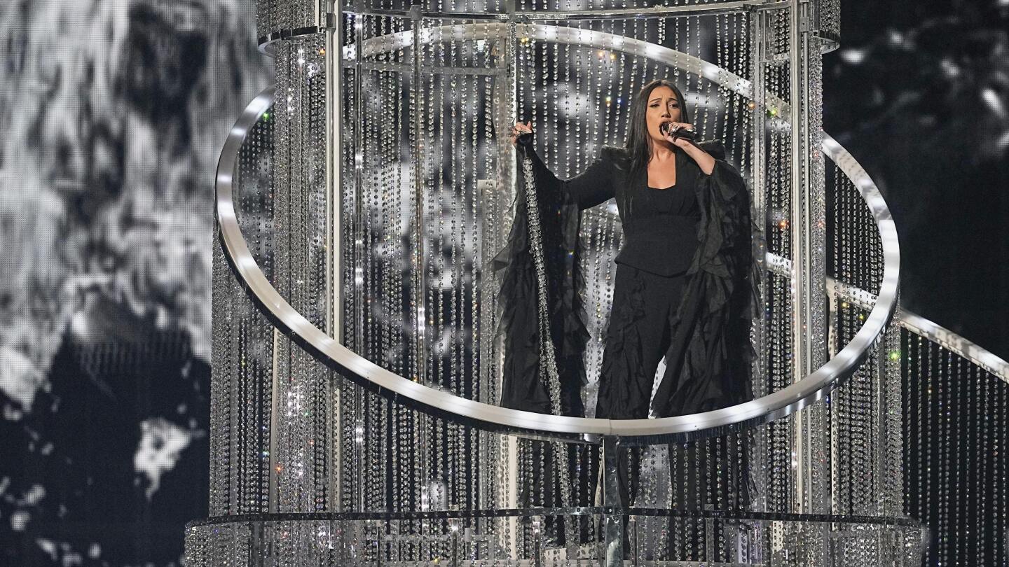 Финалният състав на Eurovision е определен като още 6 действия, осеяни в полуфинал 