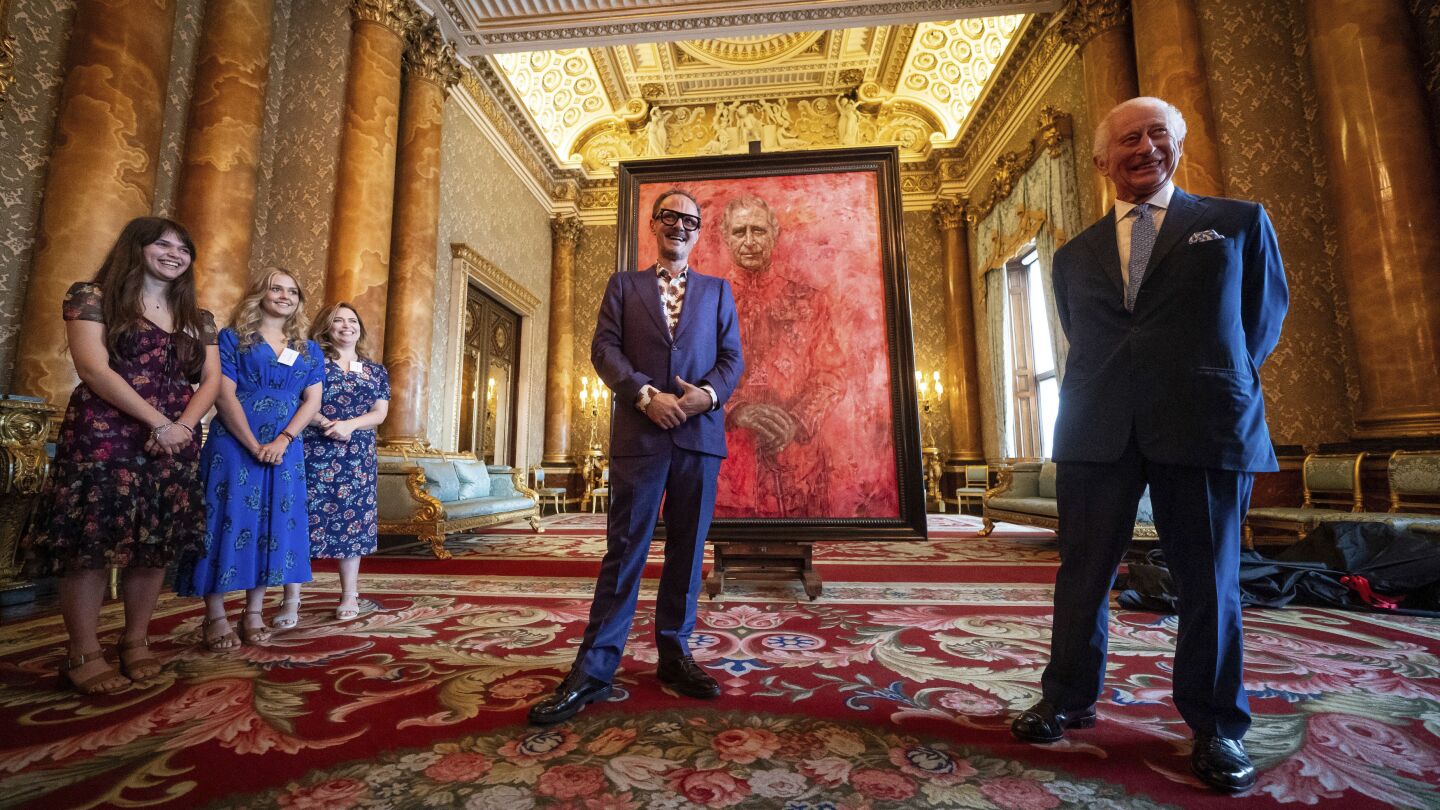 ЛОНДОН AP — Крал Чарлз III представи първия портрет на