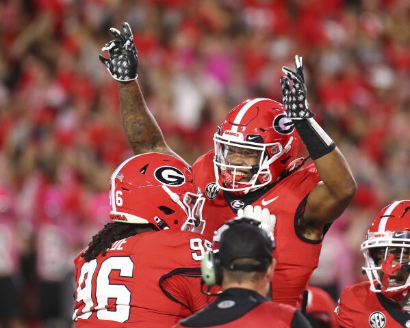 Former UGA starter switches from defense to offense in the NFL