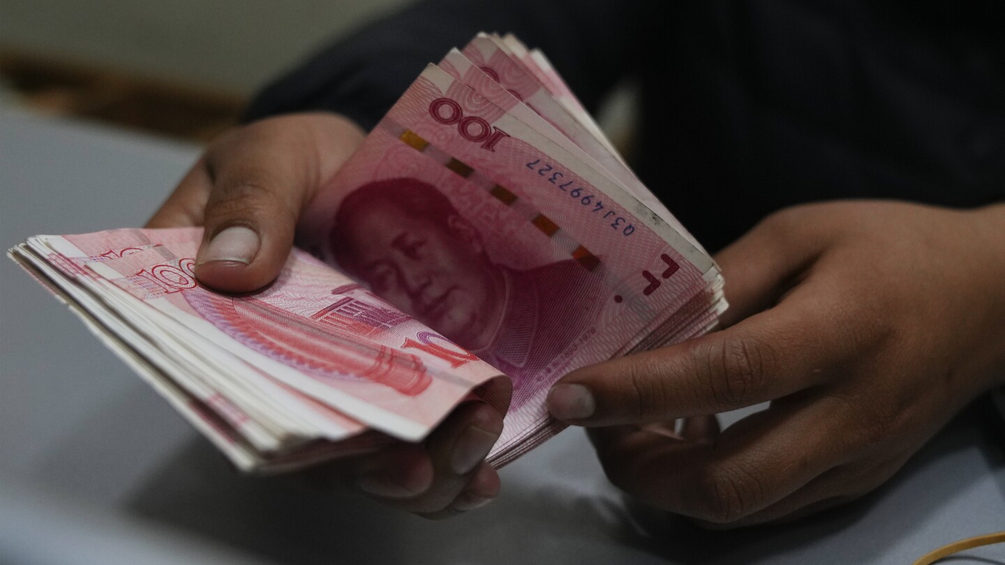 Bolivia es el último país sudamericano en utilizar el yuan chino para el comercio como moneda contraria al dólar.