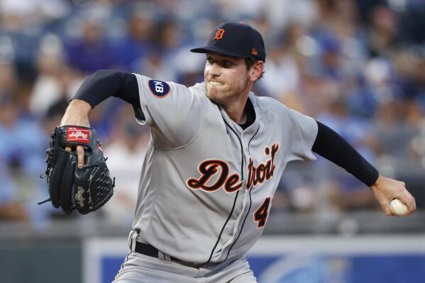 Reyes, Meadows drive in runs in 7th, Tigers beat Royals 4-2