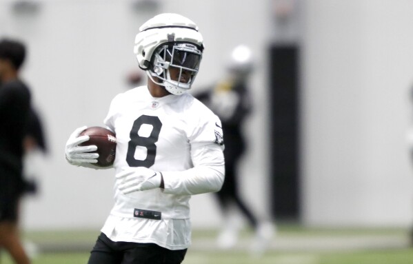 Josh Jacobs says his contract situation is behind him as he and the Raiders  prepare for the season