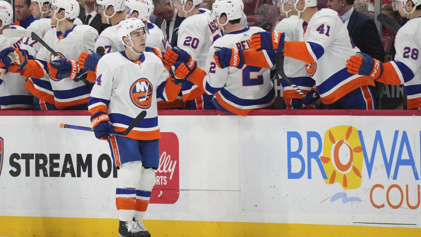 New York Islanders Face Off Against Florida Panthers in NHL Hockey Game
